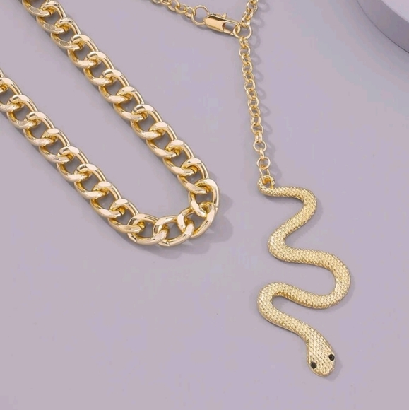 GOLD TWO PIECE SNAKE NECKLACE SET CHAINS MEDUSA SEXY LUXURY ECLECTIC RICH FAB - Picture 4 of 4